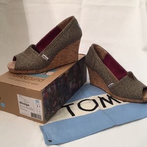 Toms wedges brown metallic herring